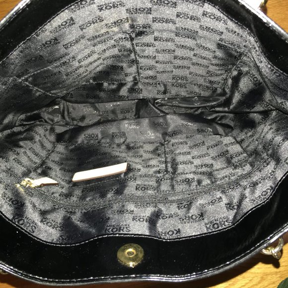 Purse - Picture 2 of 3